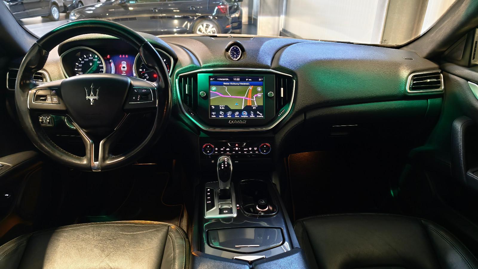 MASERATI GHIBLI V6 3.0 275 CH BVA - VOLANT EN CUIR - BI-XENON - CUIR - GPS - CHAUFFAGE STATIONNAIRE