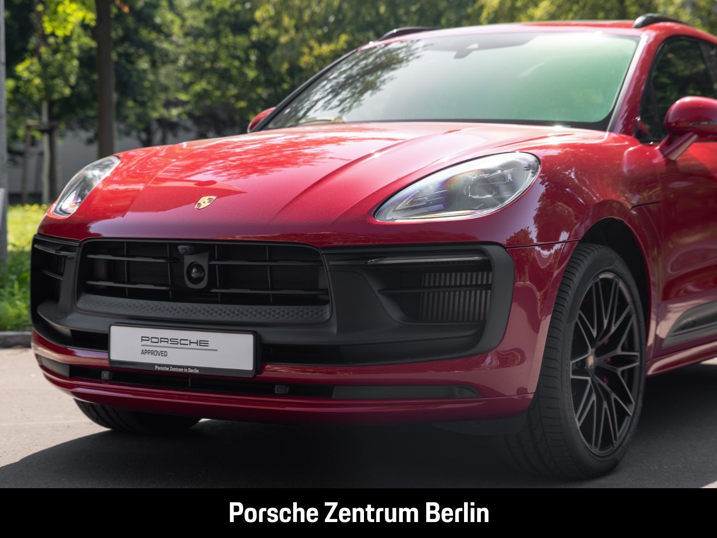 Porsche Macan GTS Karminrot Sportabgasanlage Panorama foto 14