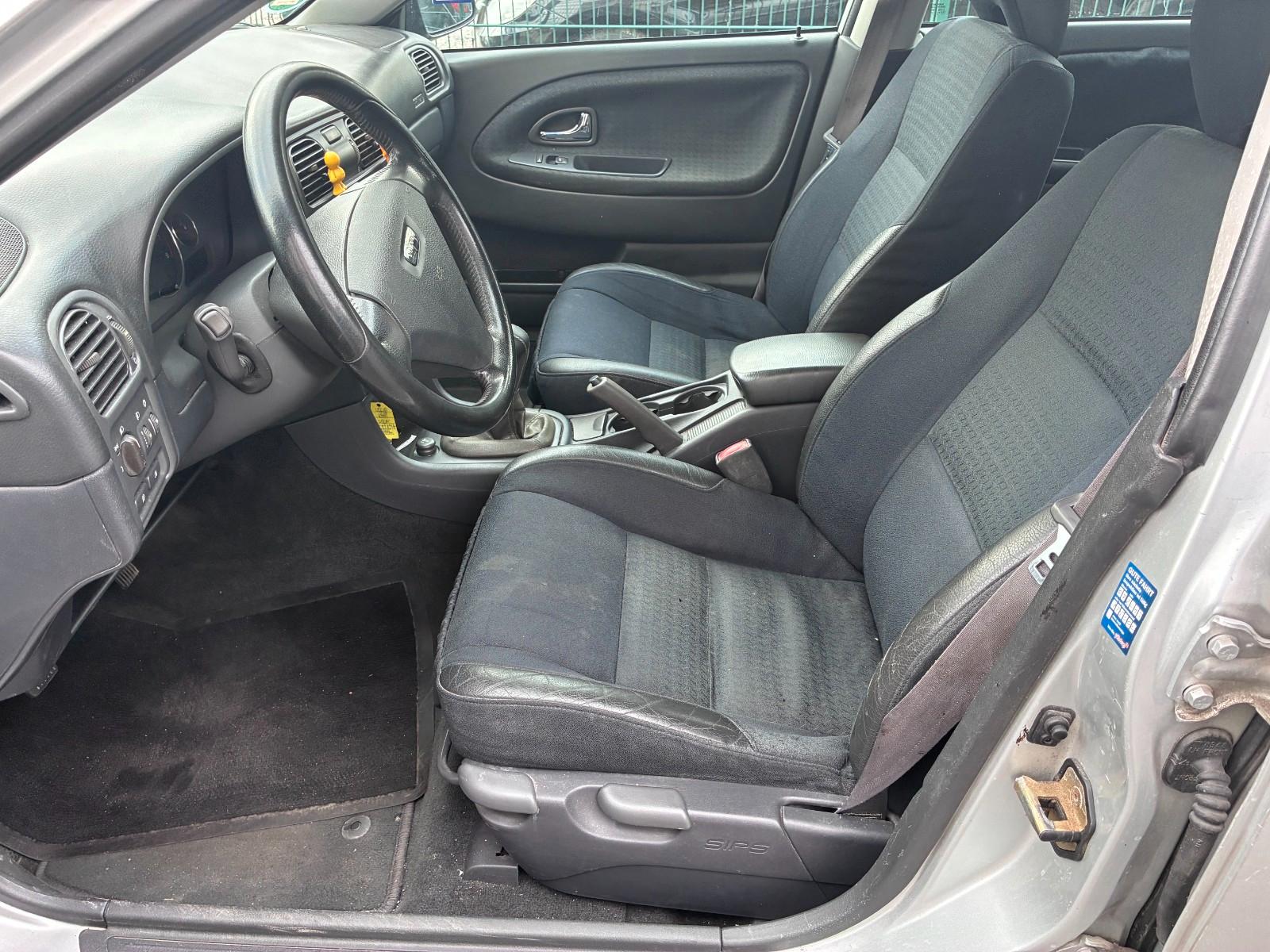 Volvo V40 2004 — photo 14