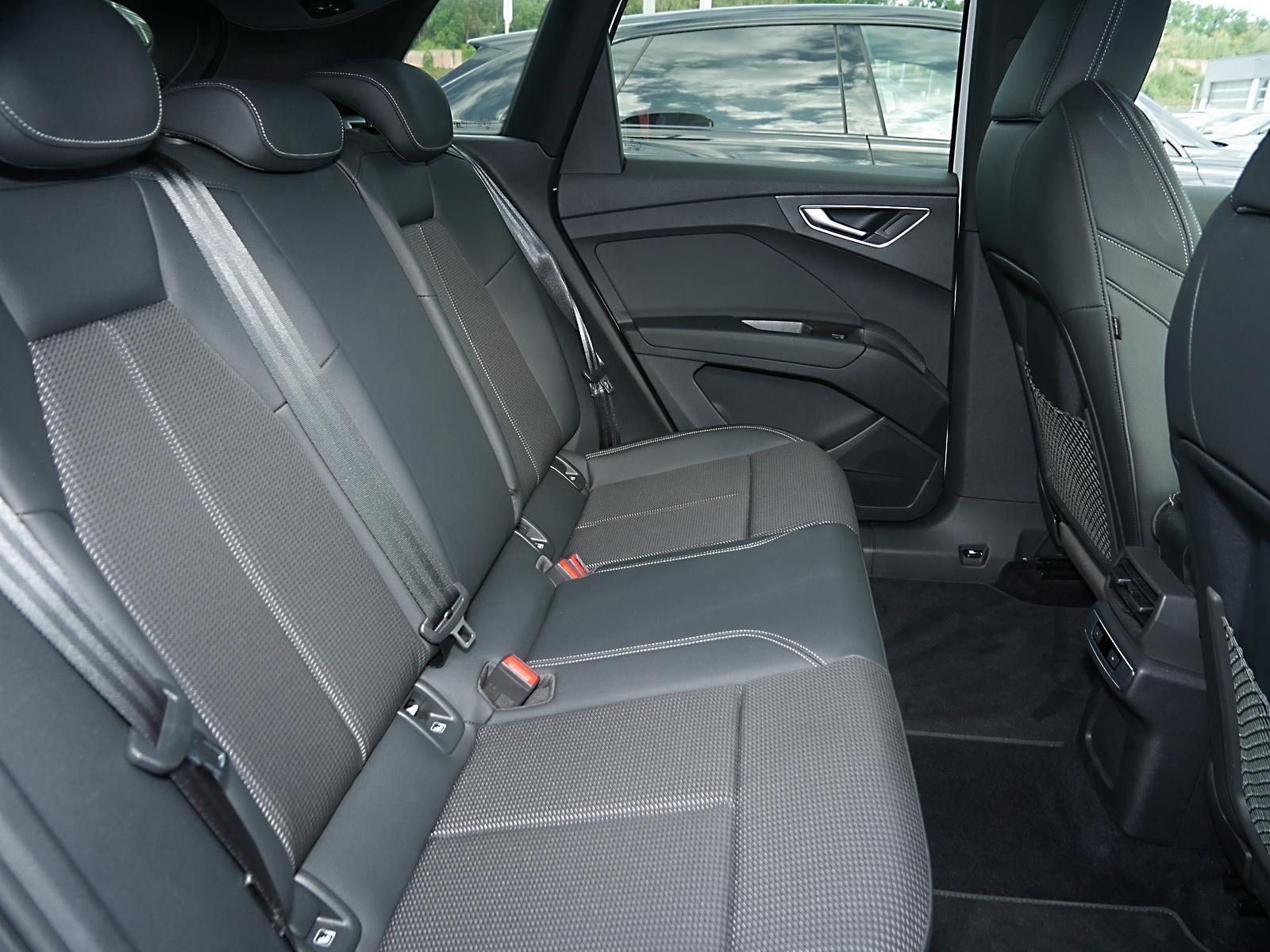 Audi Q4 45 S Line Int Navi,HUD,Matrix,R-Kamera, миниатюра 7