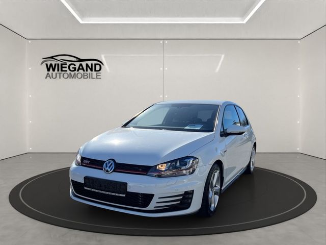 Volkswagen Golf GTI Performance BlueMotion Technology DSG