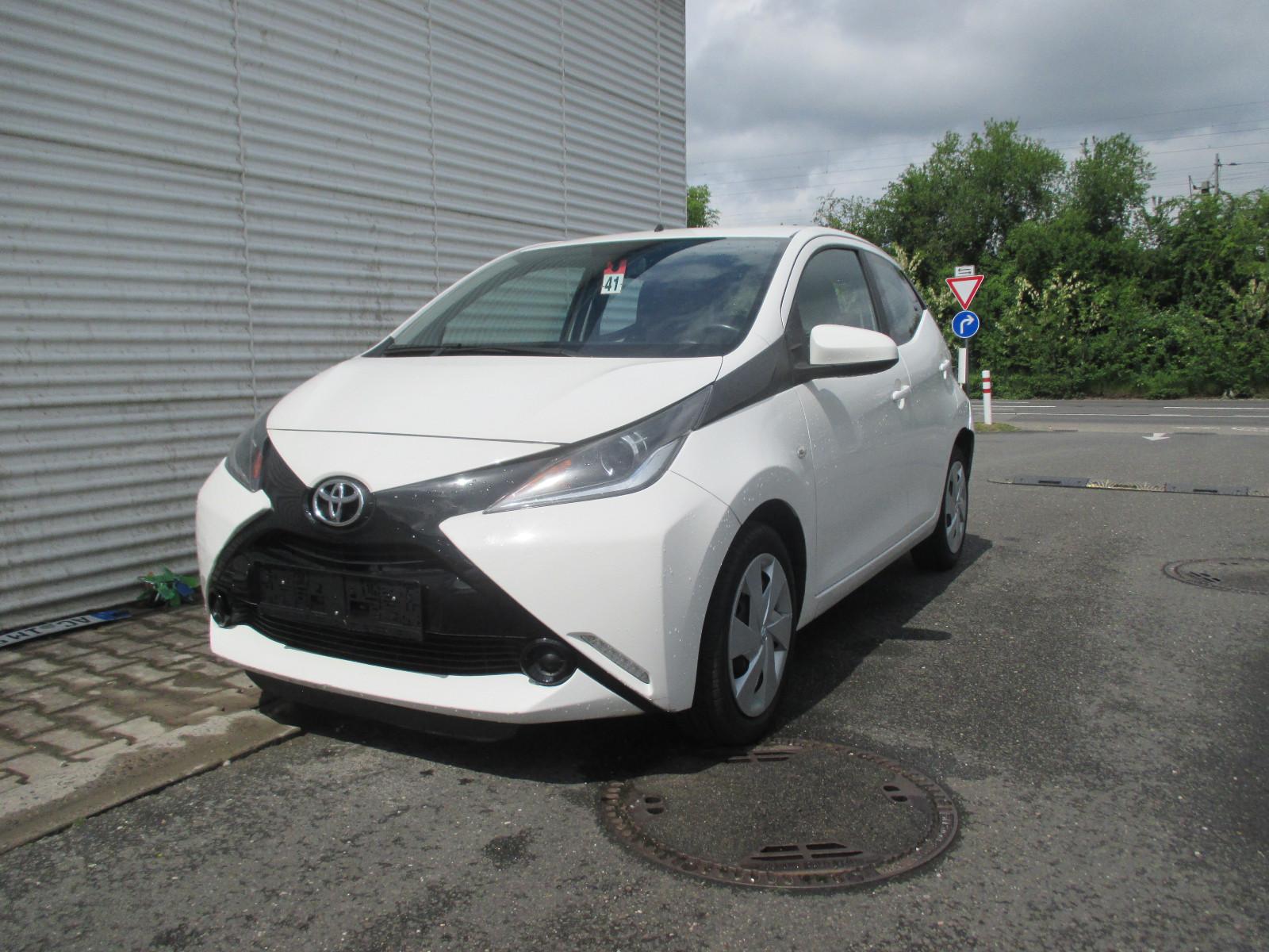 Toyota Aygo AYGO x-play,Klimaanlage,4 türig