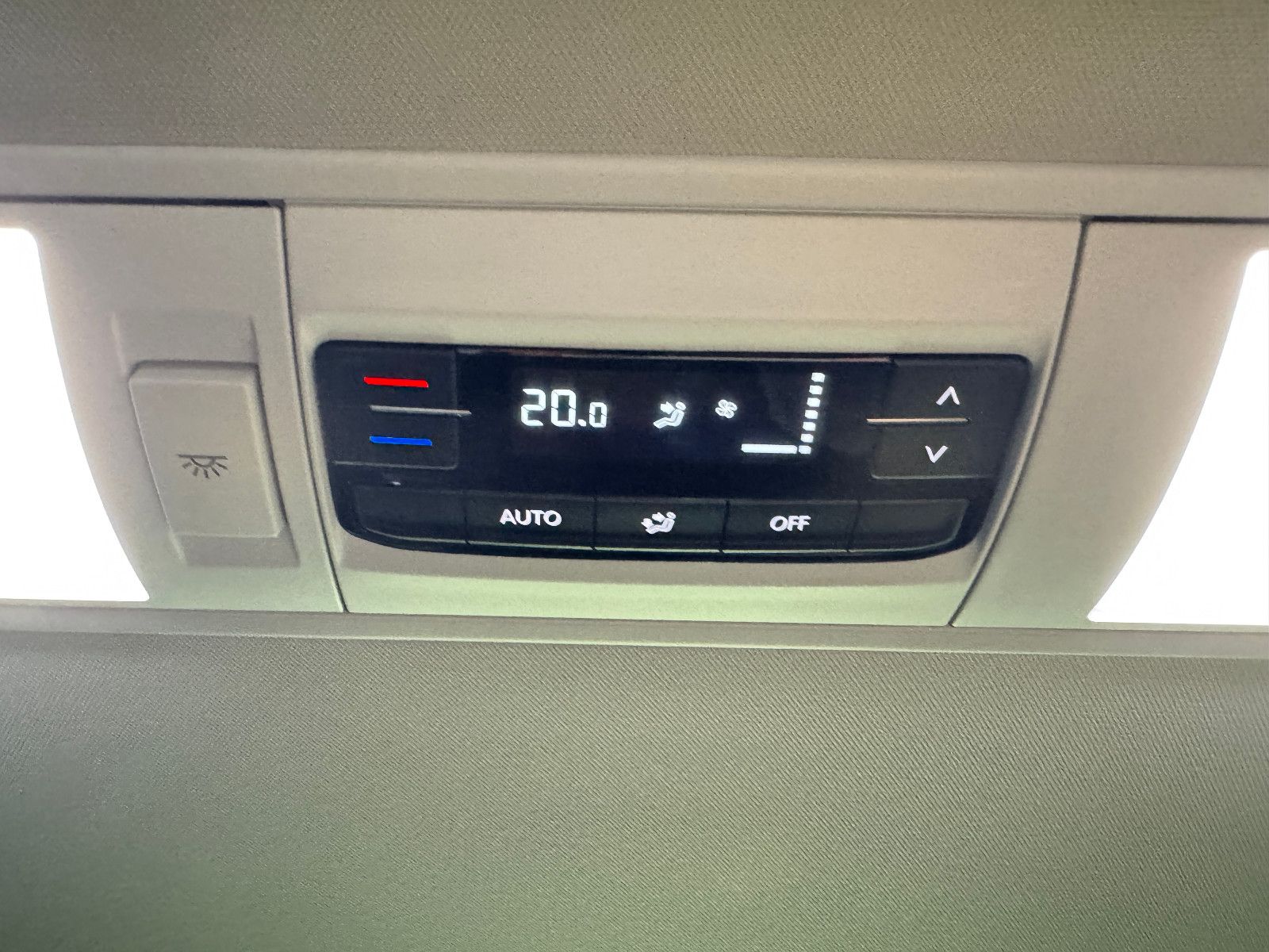 Fahrzeugabbildung Volkswagen T6.1 4M DSG IQ.DRIVE INDIVIDUAL EDITION 6-SITZER