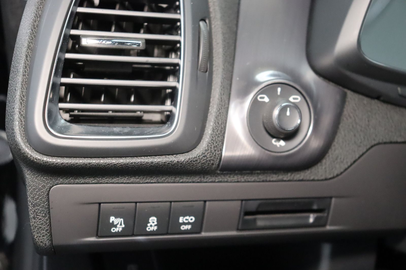 Fahrzeugabbildung DS Automobiles DS5 2.0 HDi SportChic * HUD * LEDER * Navi