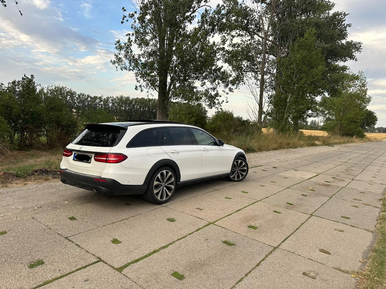 Mercedes-Benz E 220 d 4MATIC T Autom. All Terrain 