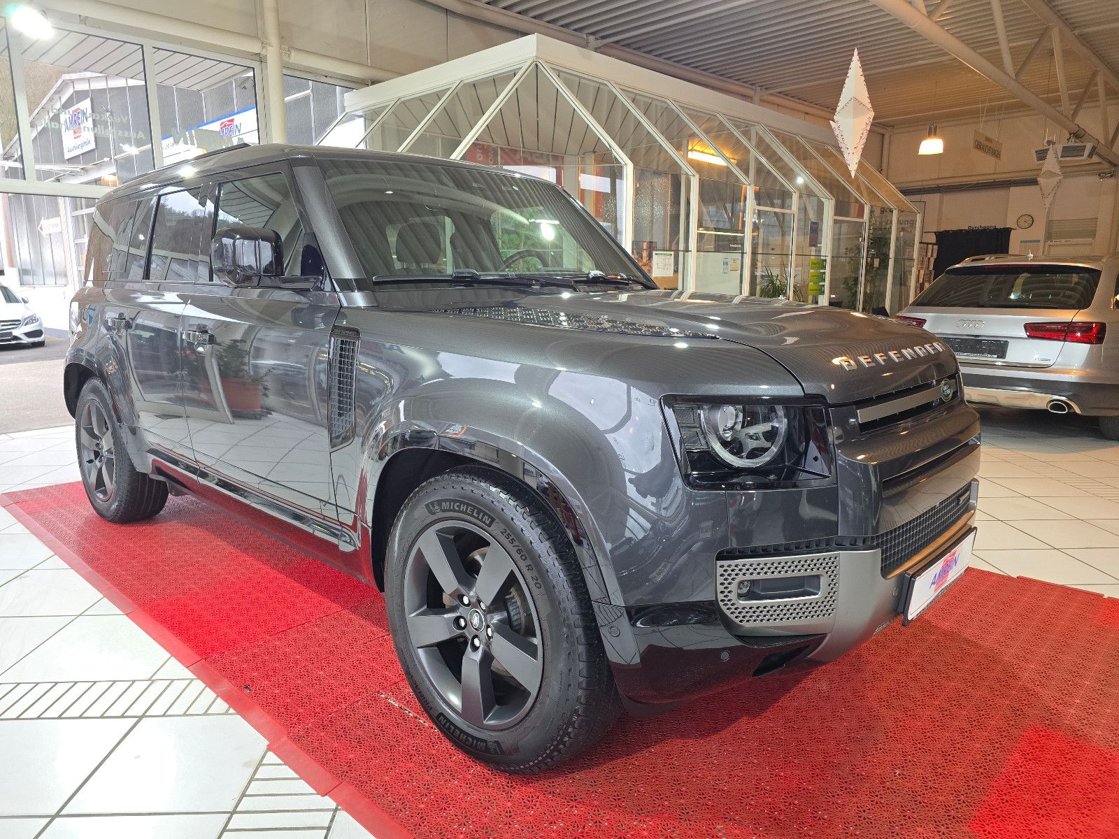 Land Rover Defender 110 X-Dynamic SE+PANO+AHK+360°+MERIDIAN