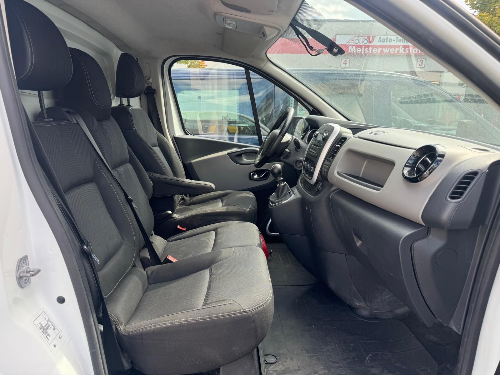 Fahrzeugabbildung Nissan NV300 Kastenwagen L1H1 2,7t PRO Klimaanlage