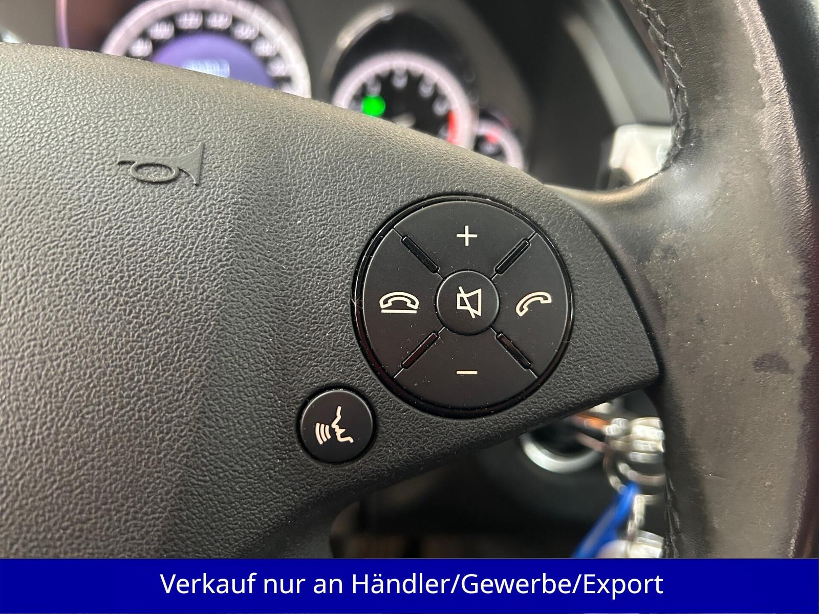 Mercedes-Benz E200 2010 — photo 19