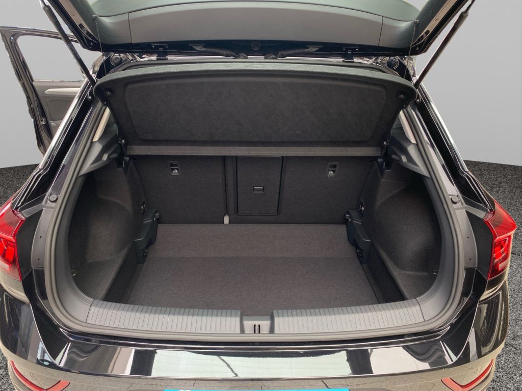 Fahrzeugabbildung Volkswagen T-Roc 1.5 TSI DSG Life Standheizung AHZV