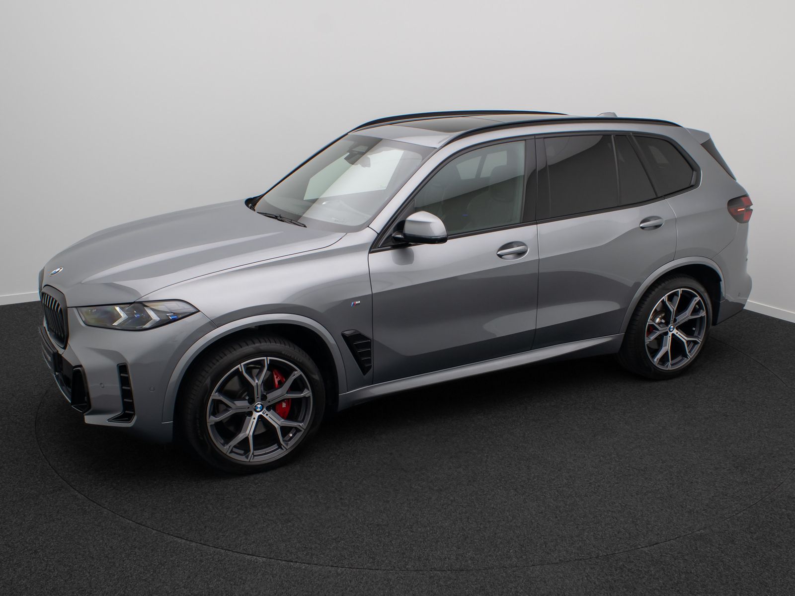 Fahrzeugabbildung BMW X5 xD40d M Sport HUD 360&deg; SoftClose DAB AHK 21"