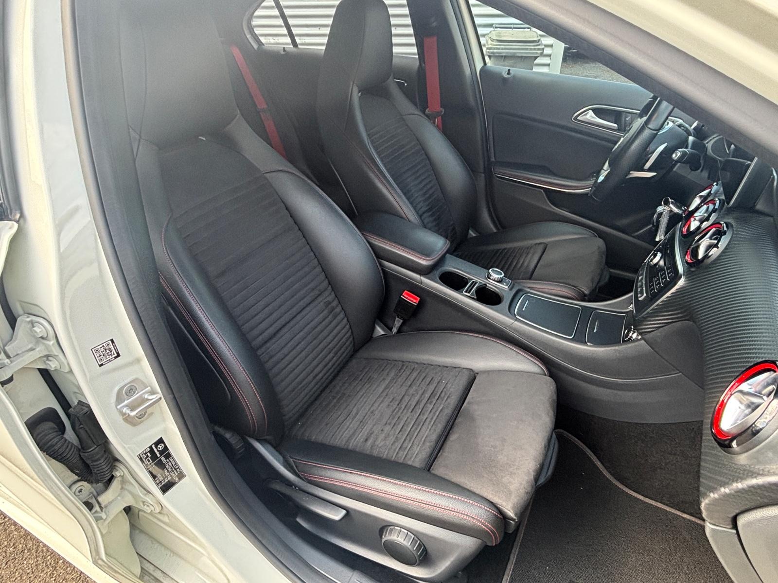 Mercedes-Benz A 250 AMG Sportpaket Panorama Night Paket