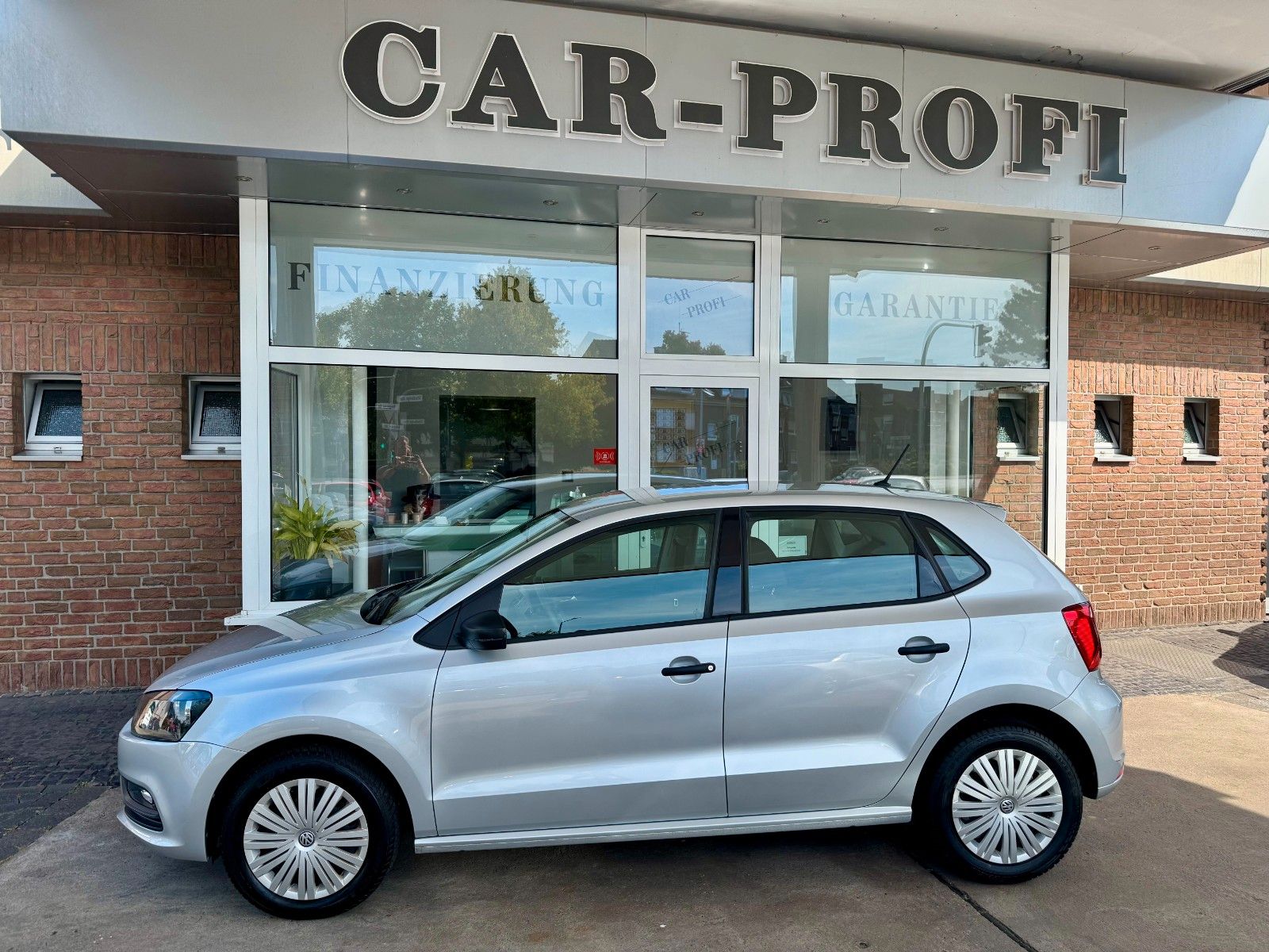 Fahrzeugabbildung Volkswagen Polo V Trendline Klima/Allwetter/erst 54 Tkm