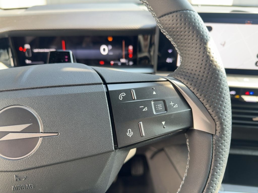 Fahrzeugabbildung Opel Grandland Ultimate, Allwetter, Navi, 360 Grad Ka