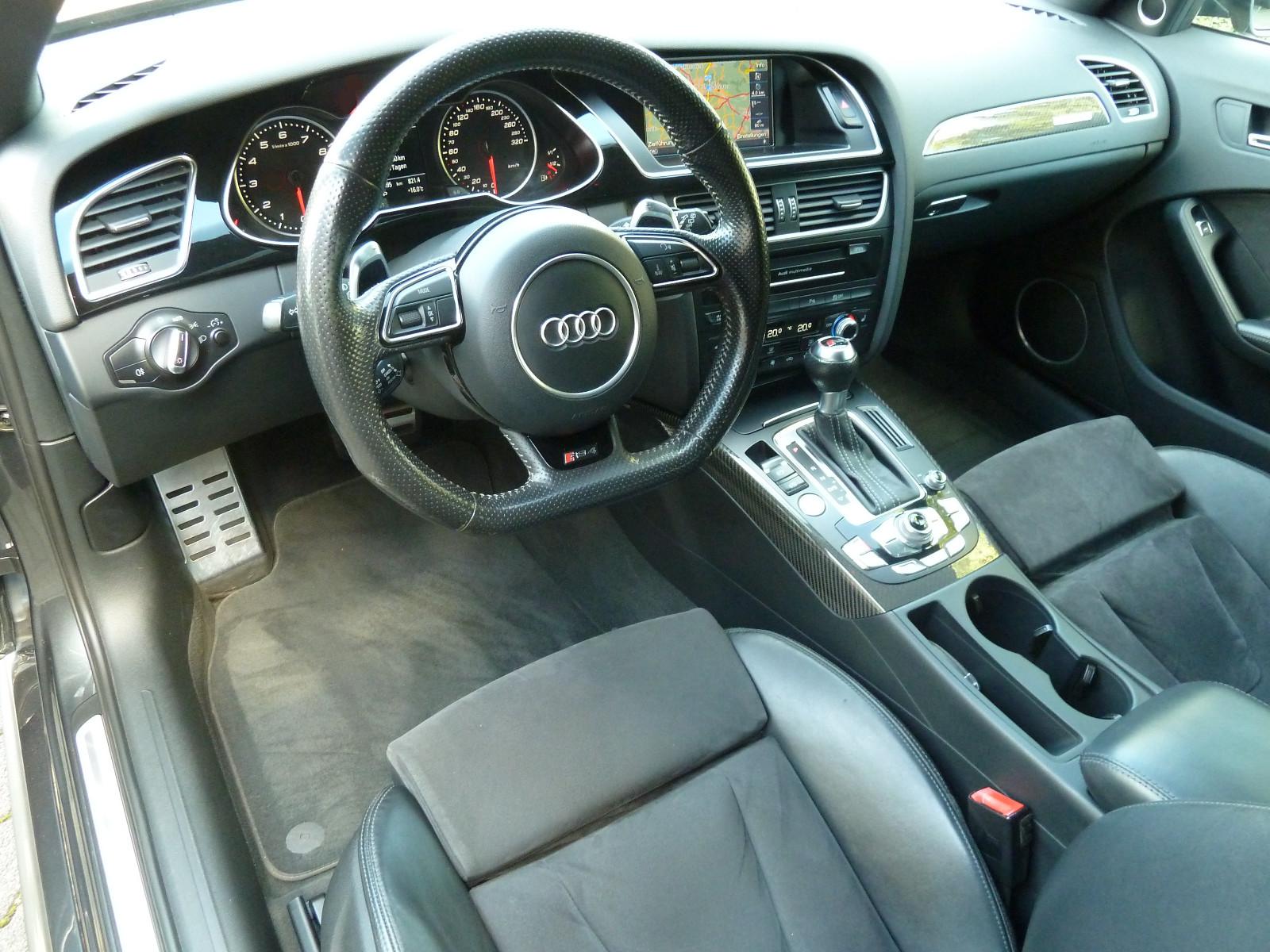 Audi RS4 Avant 4.2 FSI V8 450 ch quattro • S tronic • Bang & Olufsen • Carbone • Caméra • 20"