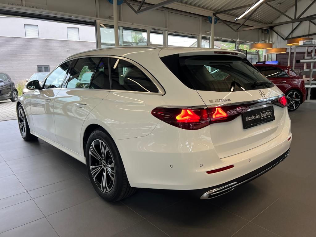 Mercedes-Benz E 220 T d Avantgarde Distronic Kamera AHK 18Zol foto 8
