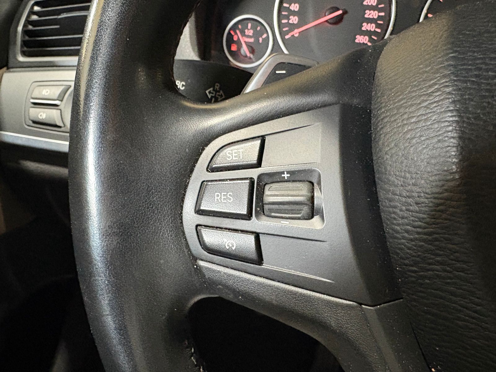 Fahrzeugabbildung BMW X3 xDrive 30 d/TEMPOMAT/SHZ/PDC/KLIMA/VOLLEDER