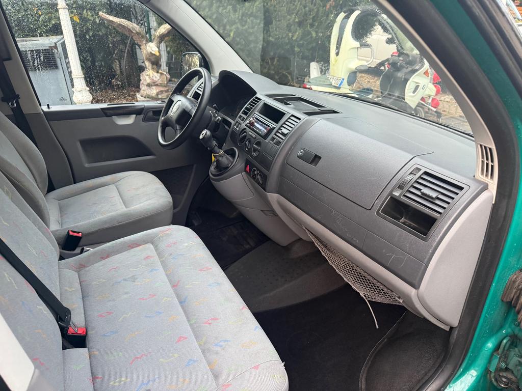 Volkswagen T5 Kombi