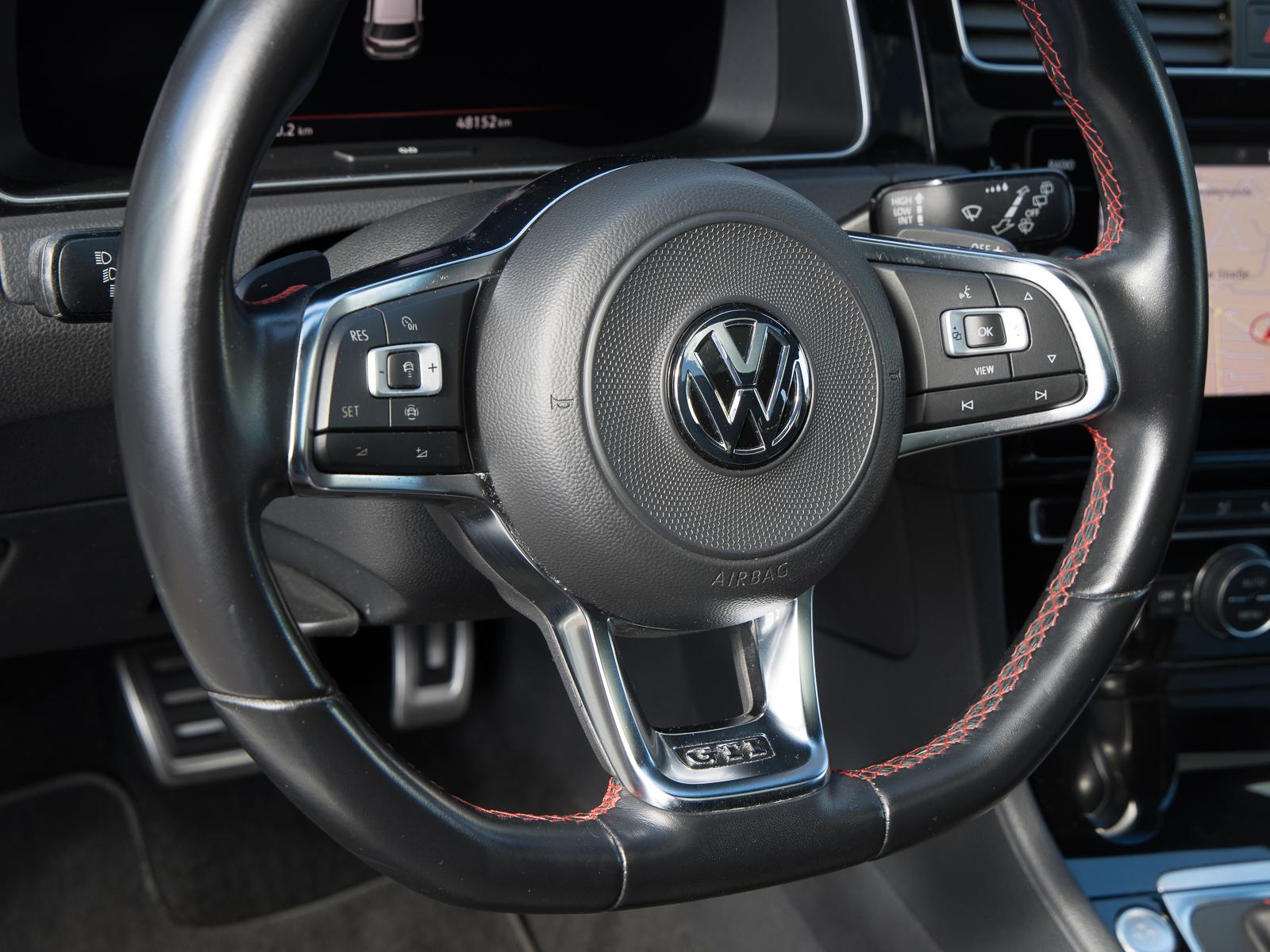 Volkswagen Golf GTI PERFORMANCE DSG PANO NAVI AHK LED ACC