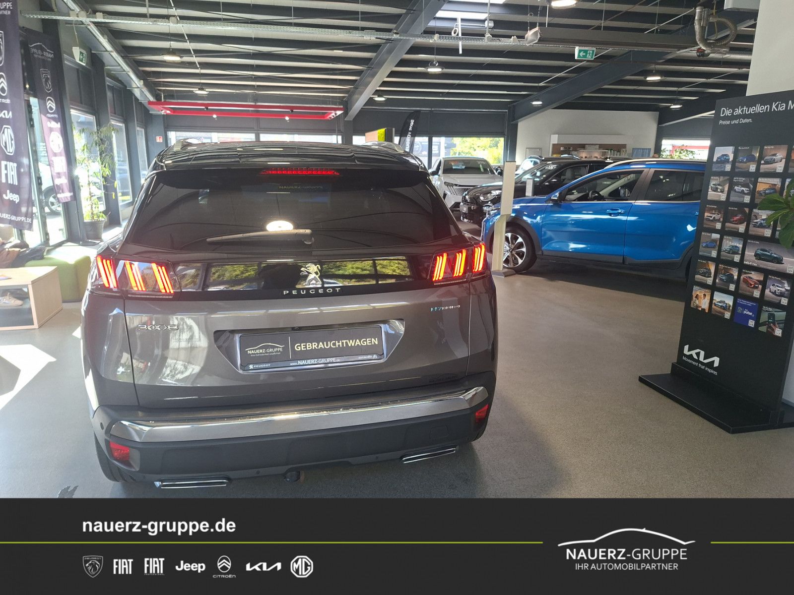 Fahrzeugabbildung Peugeot 3008 Hybrid4 300 GT