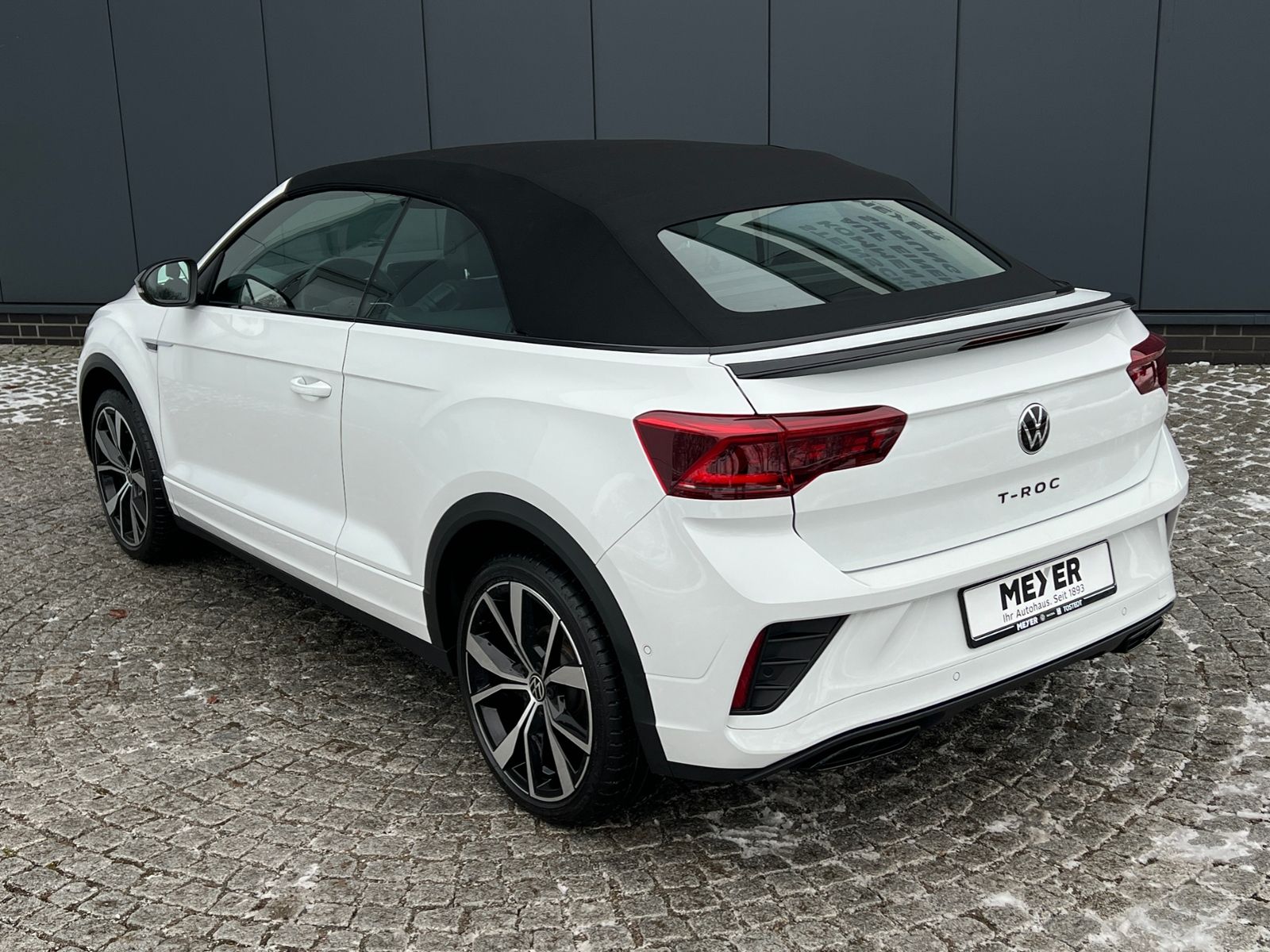 Fahrzeugabbildung Volkswagen T-Roc Cabriolet R-Line 1.5 TSI DSG *AHK, LED, Bl