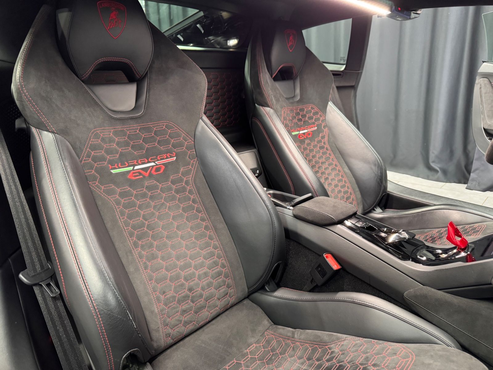 Fahrzeugabbildung Lamborghini Huracan EVO LP640|LIFT|SENSONUM|KAMERA|AD PERSON