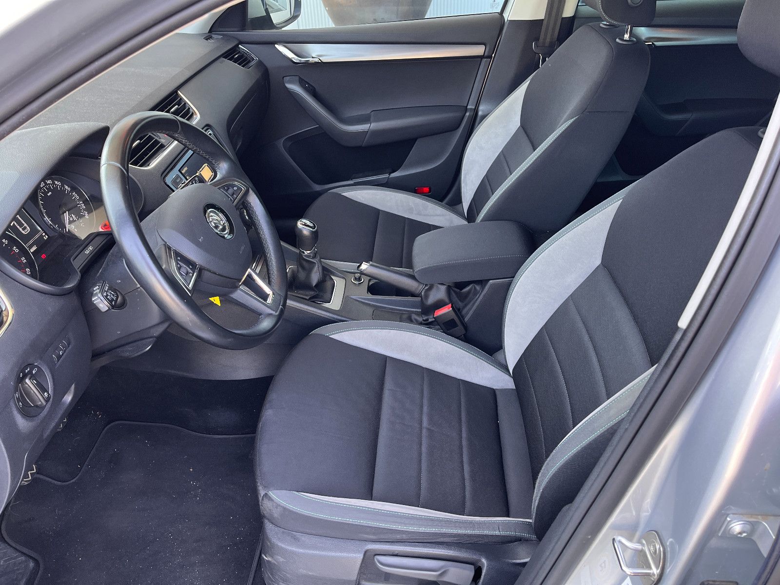 Fahrzeugabbildung SKODA Octavia Combi Joy