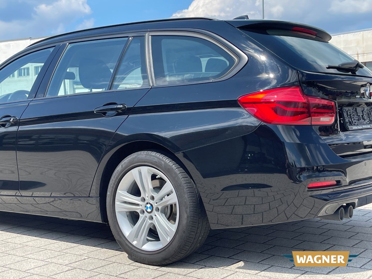 Fahrzeugabbildung BMW 320 d Sport Line Touring Klimaautomatik