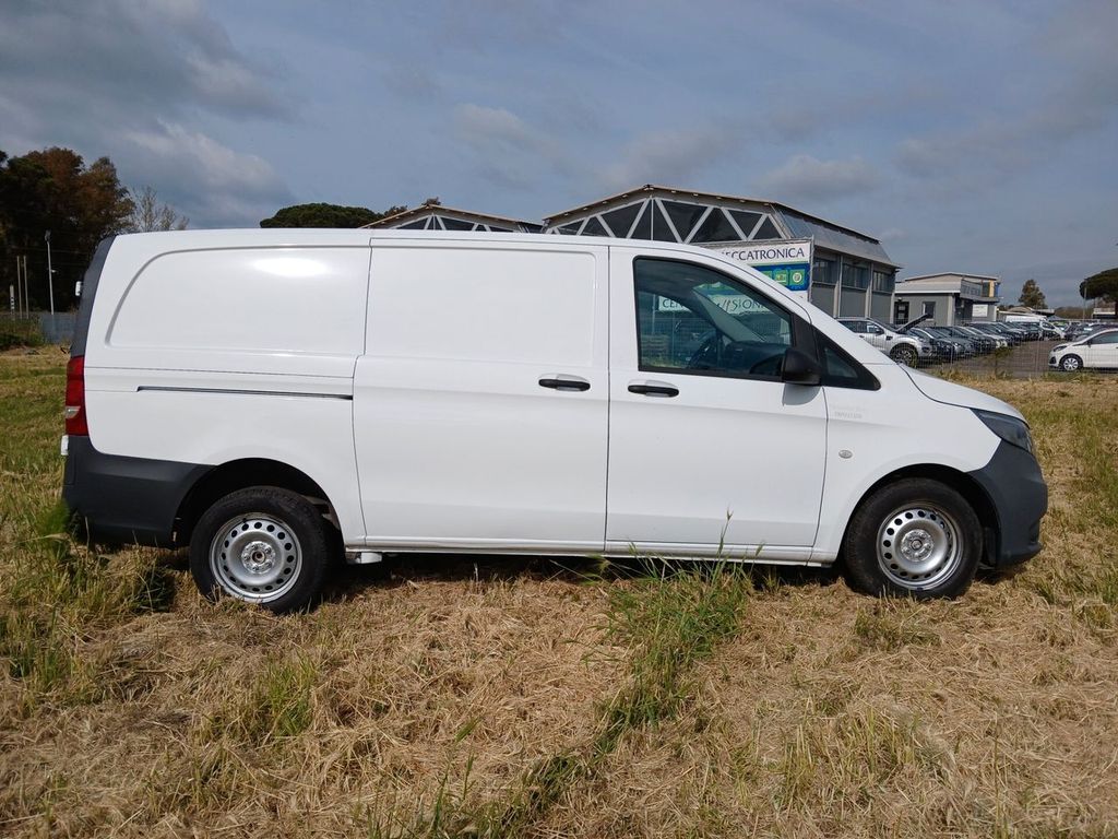 Image of Mercedes-Benz Vito