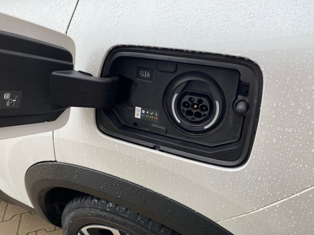 Fahrzeugabbildung Citroën C5 Aircross Hybrid 225 *Automatik* SHINE PACK