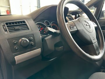 MYAUTOCENTER – Gebraucht- und Jahreswagen mit Werkstattservice in Pfaffenhofen Opel Zafira *7 Sitzer*KomfortPaket*Tempo*