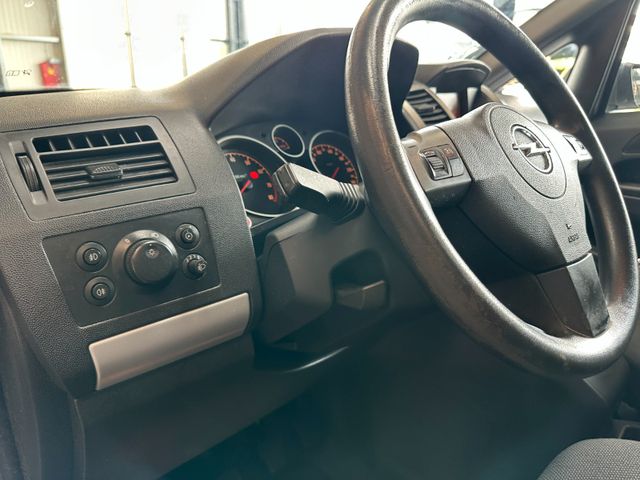 MYAUTOCENTER – Gebraucht- und Jahreswagen mit Werkstattservice in Pfaffenhofen Opel Zafira *7 Sitzer*KomfortPaket*Tempo*