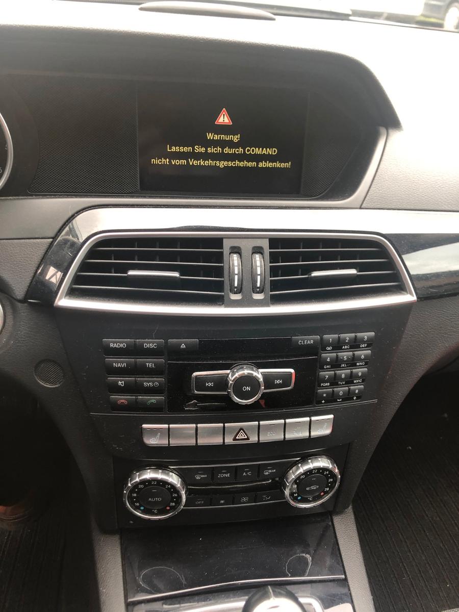 Mercedes-Benz C220 2012 — interior