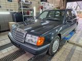 Mercedes-Benz 230T Sportline/Automatik/el. Schiebedach - schwarze Mercedes-Benz 230