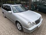 Mercedes-Benz E 200 T Kompressor Classic - gebrauchte Mercedes-Benz E 200 aus dem Jahr 2002