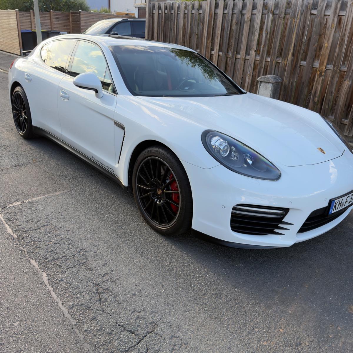 Porsche Panamera GTS GTS
