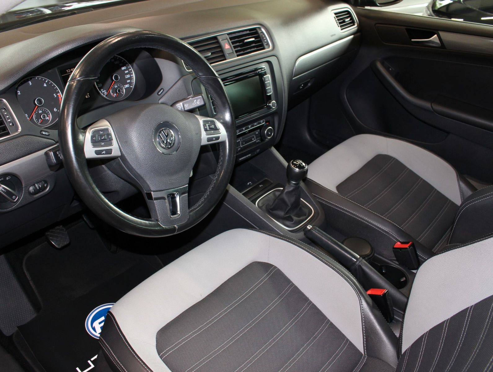 Fahrzeugabbildung Volkswagen Jetta VI Highline