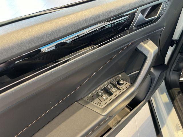 Volkswagen T-Roc 13