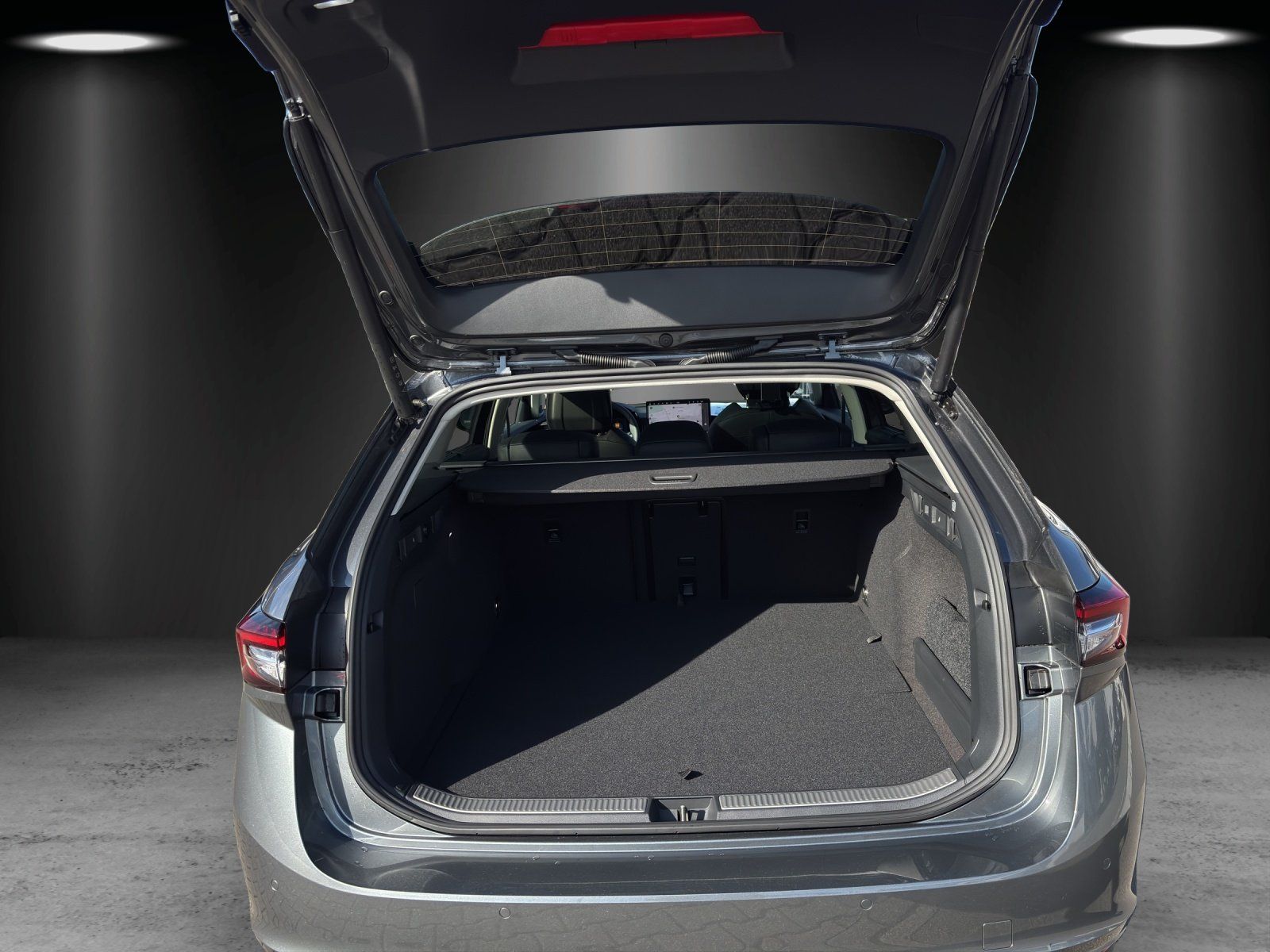 Fahrzeugabbildung SKODA Superb Combi L&K 1,5 TSI iV 150 kW DSG