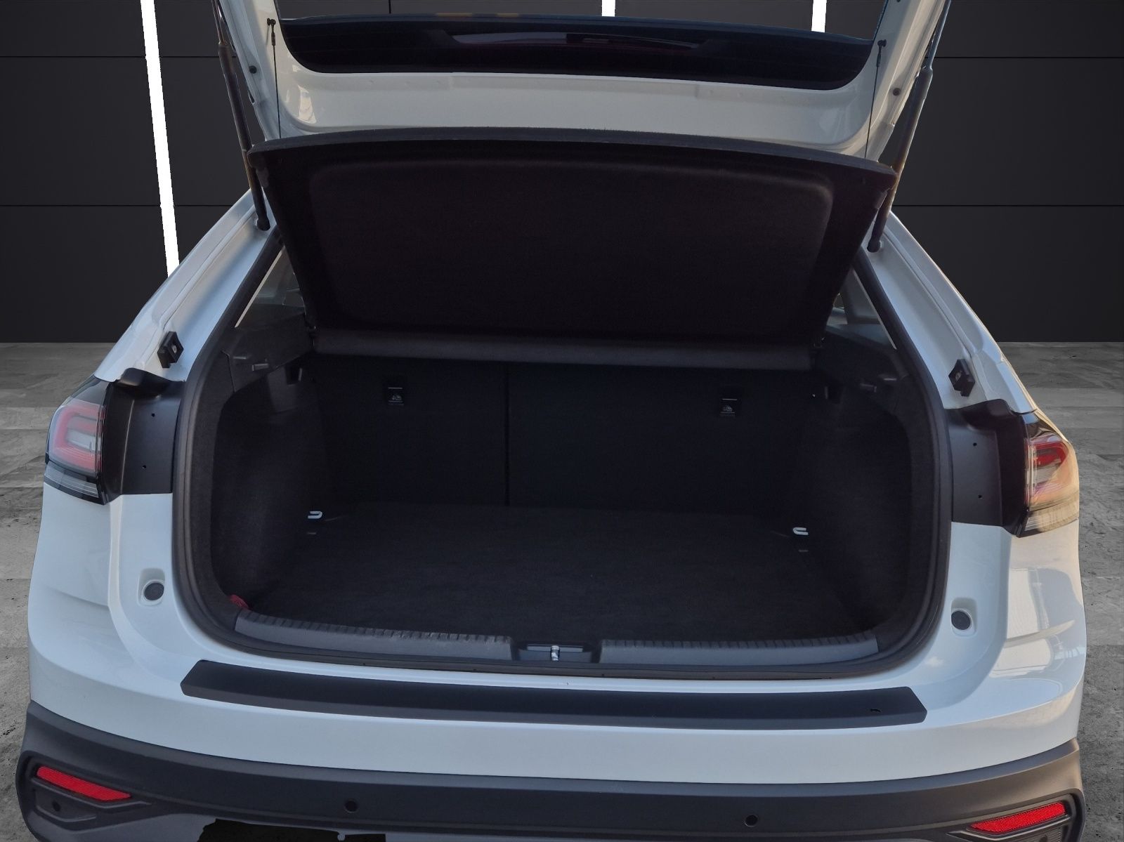 Fahrzeugabbildung Volkswagen Taigo TSI LED AHK SH PDC Klima DAB+