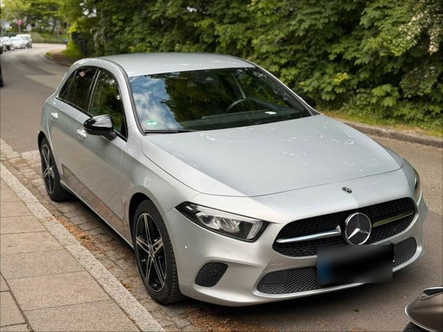 MERCEDES-BENZ Mercedes Benz 2019 A180 TÜV 2028 -Neu SERV...