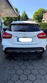 Mercedes-Benz GLA 180 DCT AMG Line - NUR 9100 km !!! - Mercedes-Benz GLA 180 in Hamburg