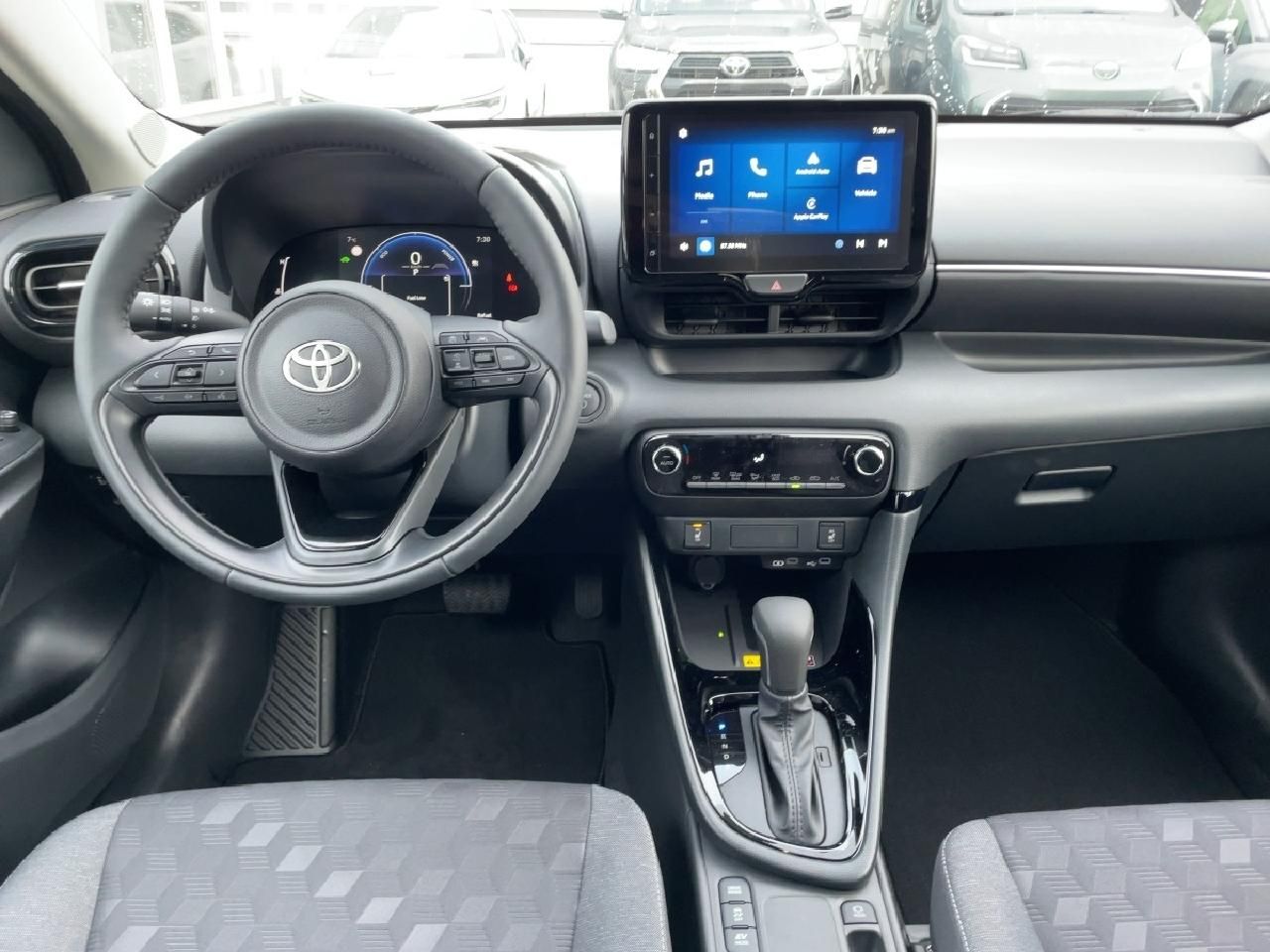 Fahrzeugabbildung Toyota Yaris Hybrid 116PS Team D + Comfort-Paket