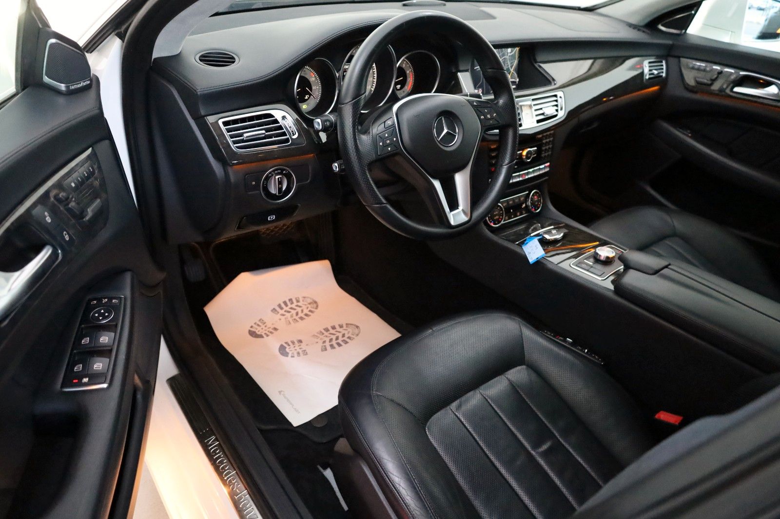 Fahrzeugabbildung Mercedes-Benz CLS 350 SB Sport Leder,Navi,LED,SD,SH+Belüftung