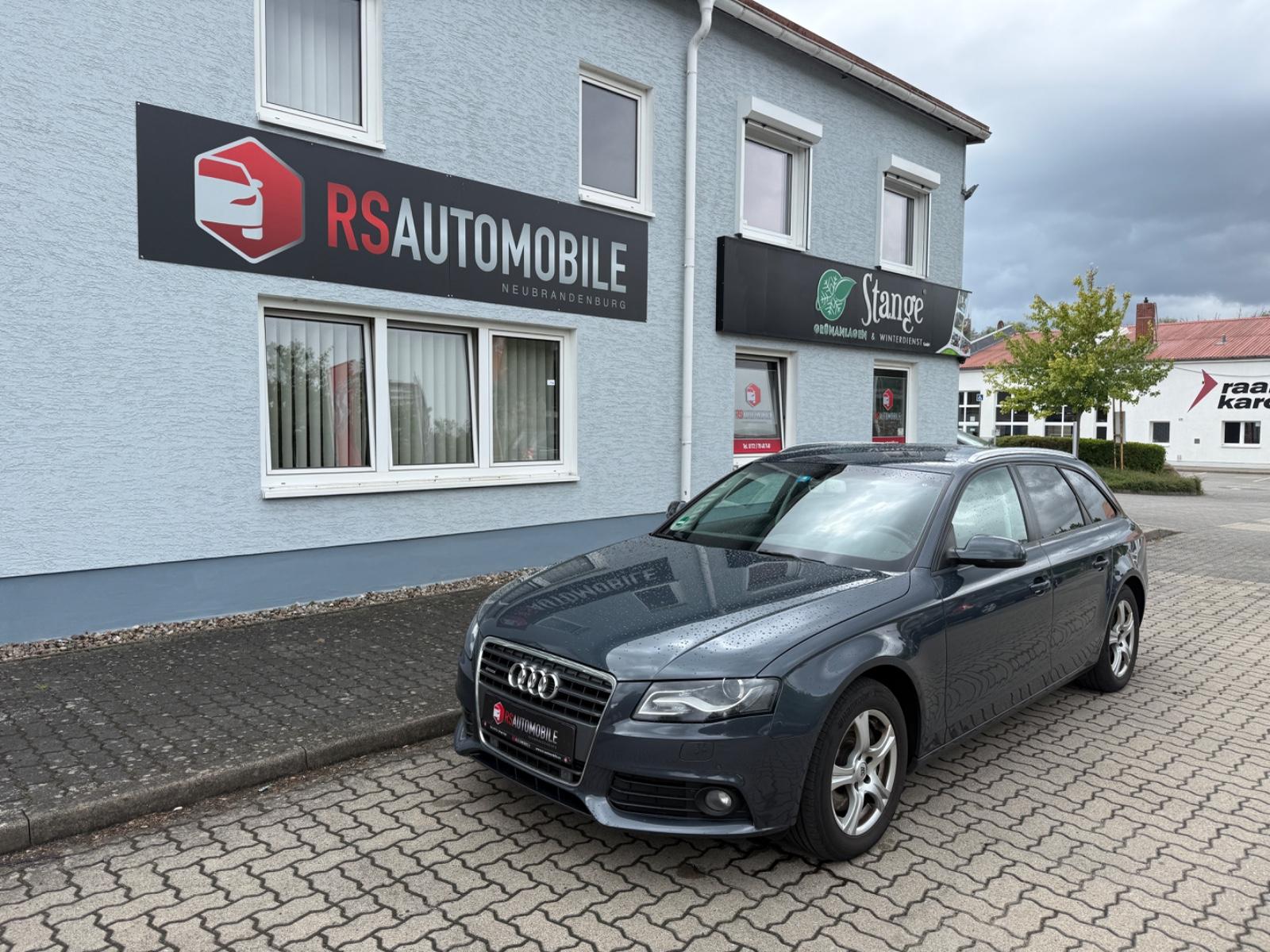 Audi A4 Avant Attraction quattro*Xenon*Leder*Ahk