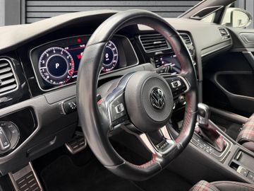 Volkswagen Golf - 7
