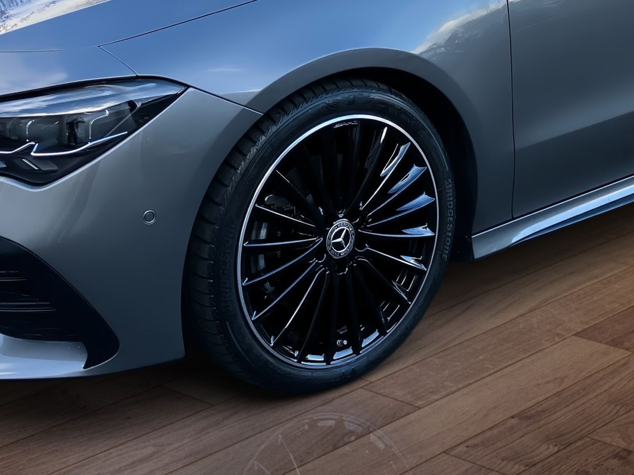 Fahrzeugabbildung Mercedes-Benz CLA 200 d Coupé AMG+AHK+NIGHT+DISTR+MULTIB+KEYL+