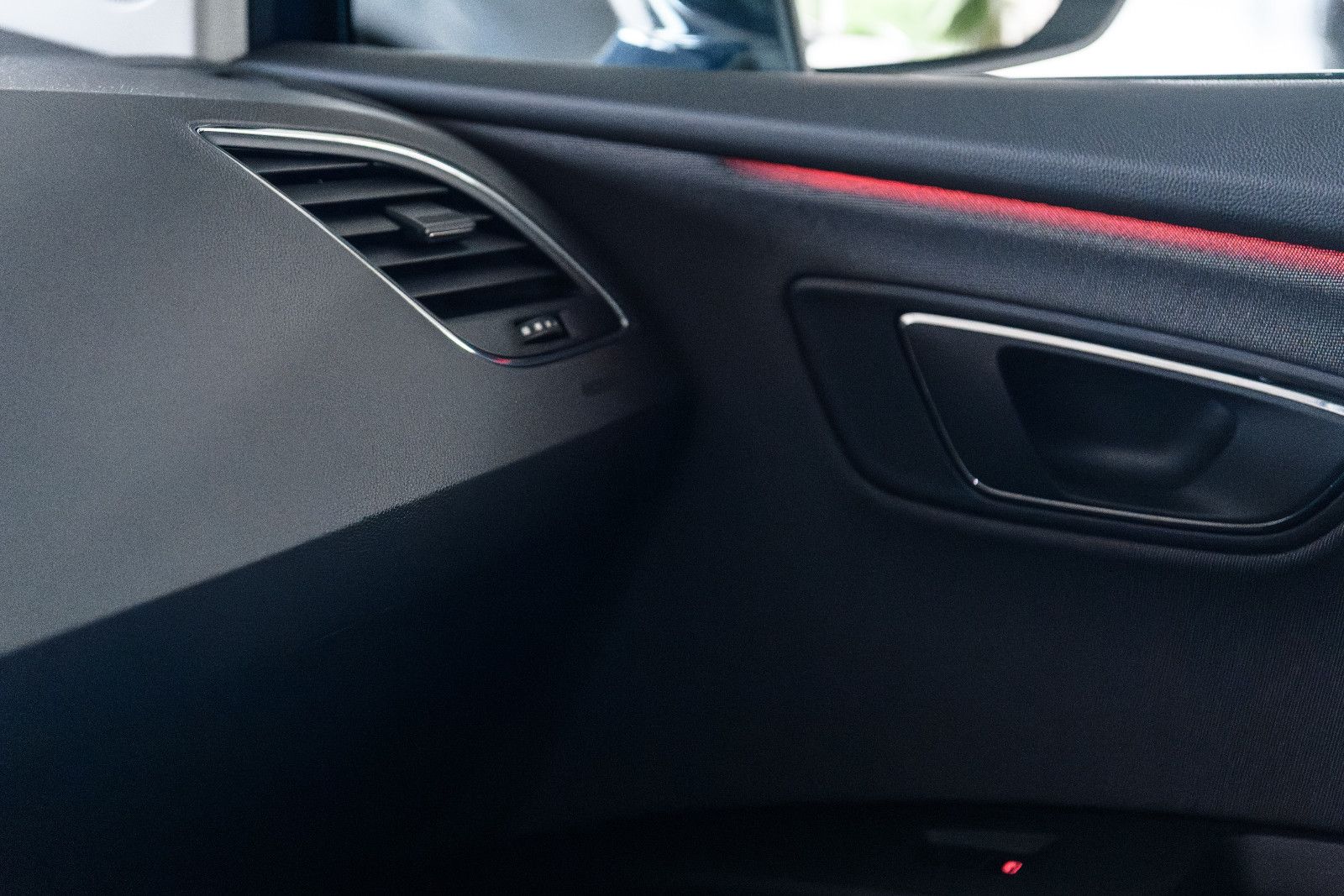Fahrzeugabbildung SEAT Leon ST Xcellence DSG+Navi+AHK+LED