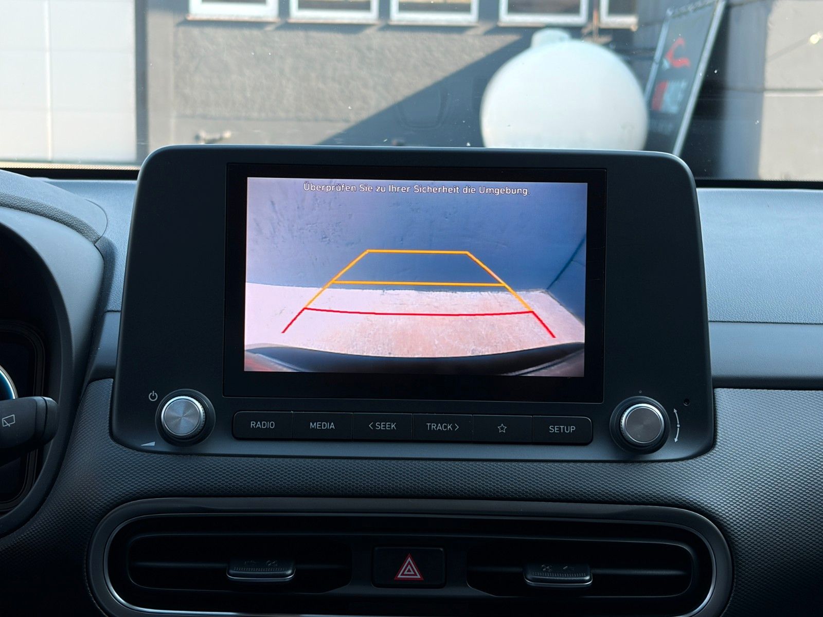 Fahrzeugabbildung Hyundai KONA E Select ACC PDC LFA LKA SHZ LHZ CarPlay