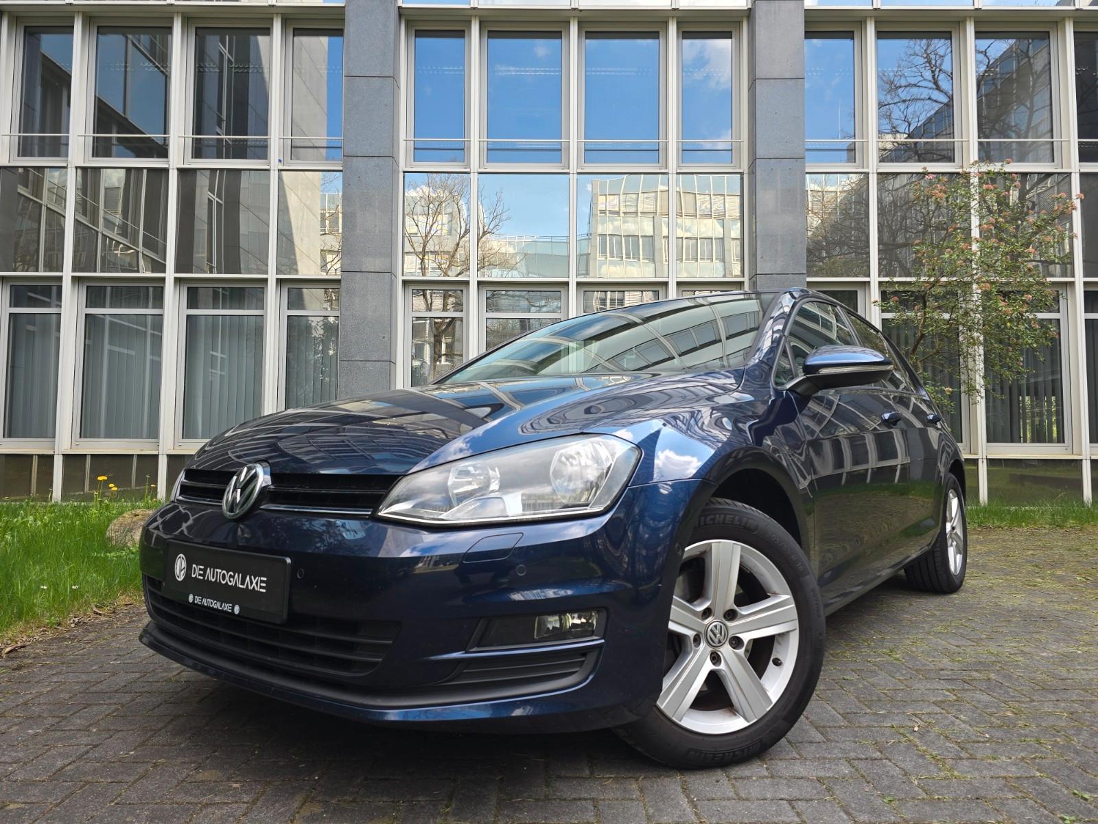 Volkswagen Golf VII 1.2TSI *AHK*SHZ*PARKASSIST*TEMP*KLIMAAU