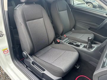 Volkswagen Golf - 11